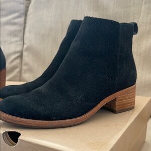 Kork Ease   Women's Black Suede Ankle Boots